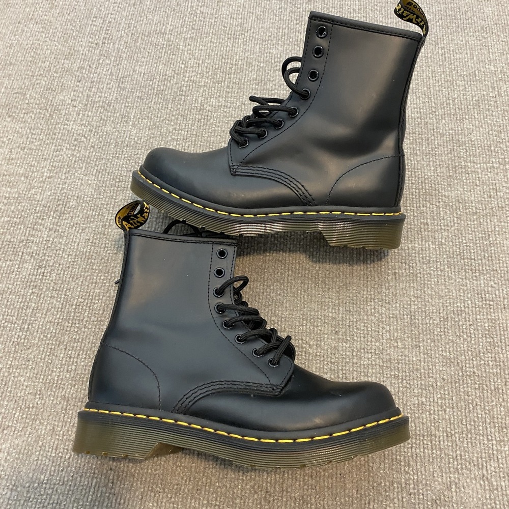 Dr. Martens 1460 W Boots Womens Size 6 Black Leather Ankle Combat Lace Up Grunge - Picture 2 of 10